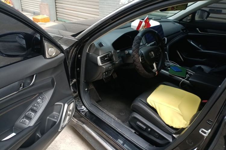 Used Honda Accord 2022 260TURBO Phantom Night · Prestige Edition Driver Seat