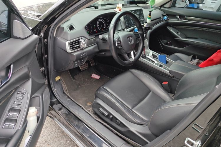 Used Honda Accord 2022 260TURBO Phantom Night · Prestige Edition Driver Seat