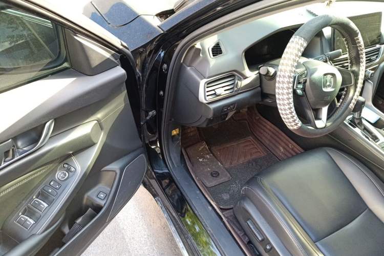 Used Honda Accord 2022 260TURBO Luxury Edition Driver Seat