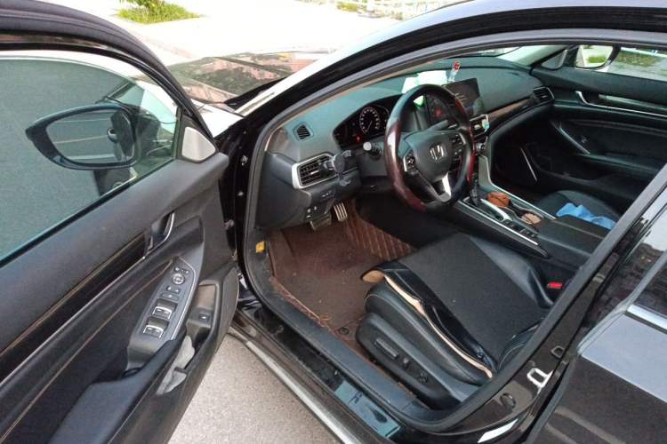 Used Honda Accord 2022 260TURBO Phantom Night · Prestige Edition Driver Seat