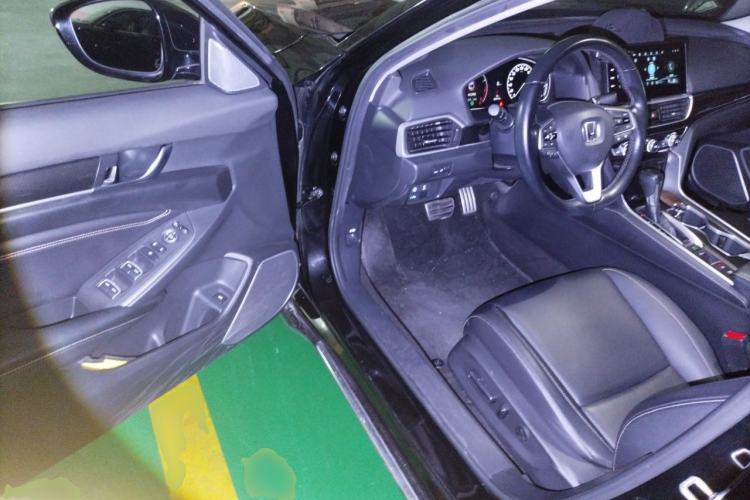 Used Honda Accord 2022 260TURBO Phantom Night · Prestige Edition Driver Seat