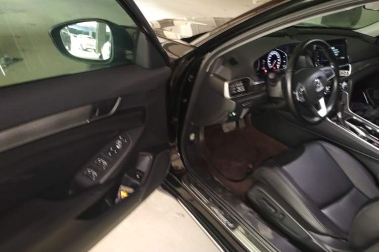 Used Honda Accord 2022 260TURBO Luxury Edition Driver Seat