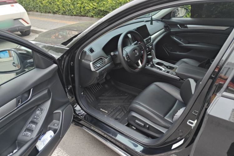 Used Honda Accord 2022 260TURBO Luxury Edition Driver Seat