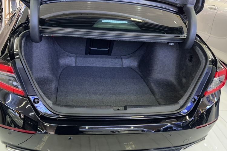 Used Honda Accord 2022 260TURBO Phantom Night · Prestige Edition Exterior 15