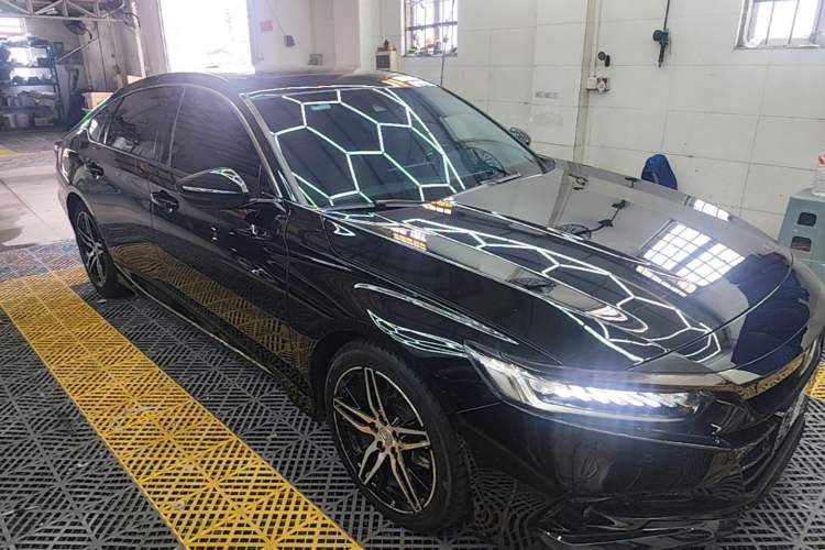 Used Honda Accord 2022 260TURBO Phantom Night · Prestige Edition Front Right 45 Deg