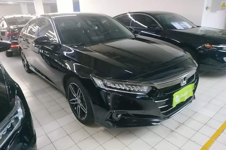 Used Honda Accord 2022 260TURBO Phantom Night · Prestige Edition Front Right 45 Deg