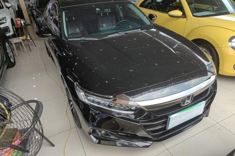 Used Honda Accord 2022 260TURBO Phantom Night · Prestige Edition Front Right 45 Deg