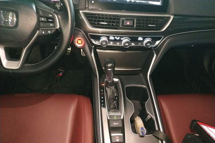 Used Honda Accord 2022 260TURBO Phantom Night · Prestige Edition Gear Lever