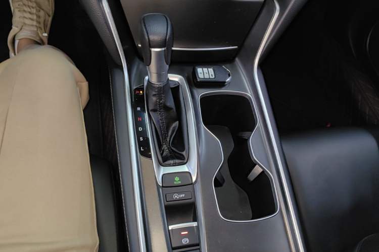 Used Honda Accord 2022 260TURBO Luxury Edition Gear Lever