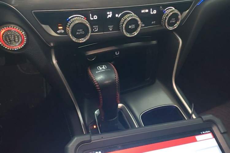 Used Honda Accord 2022 260TURBO Luxury Edition Gear Lever