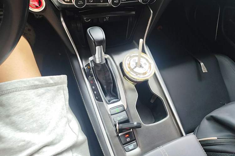 Used Honda Accord 2022 260TURBO Phantom Night · Prestige Edition Gear Lever