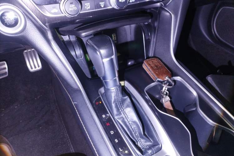 Used Honda Accord 2022 260TURBO Phantom Night · Prestige Edition Gear Lever