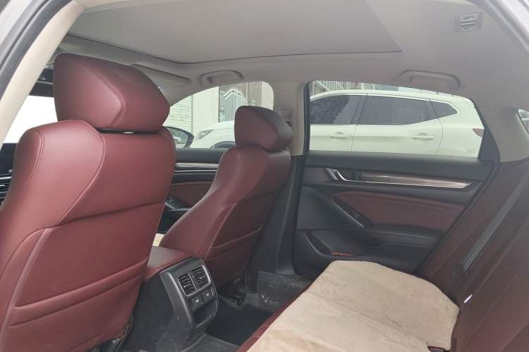 Used Honda Accord 2022 260TURBO Phantom Night · Prestige Edition Headliner