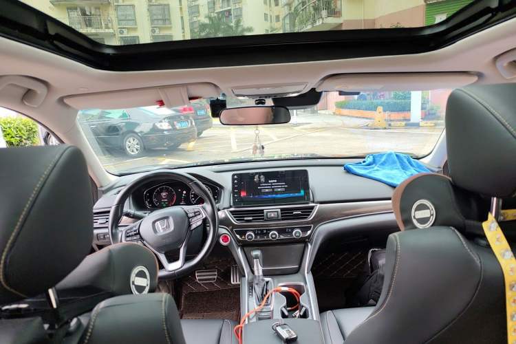 Used Honda Accord 2022 260TURBO Phantom Night · Prestige Edition Headliner
