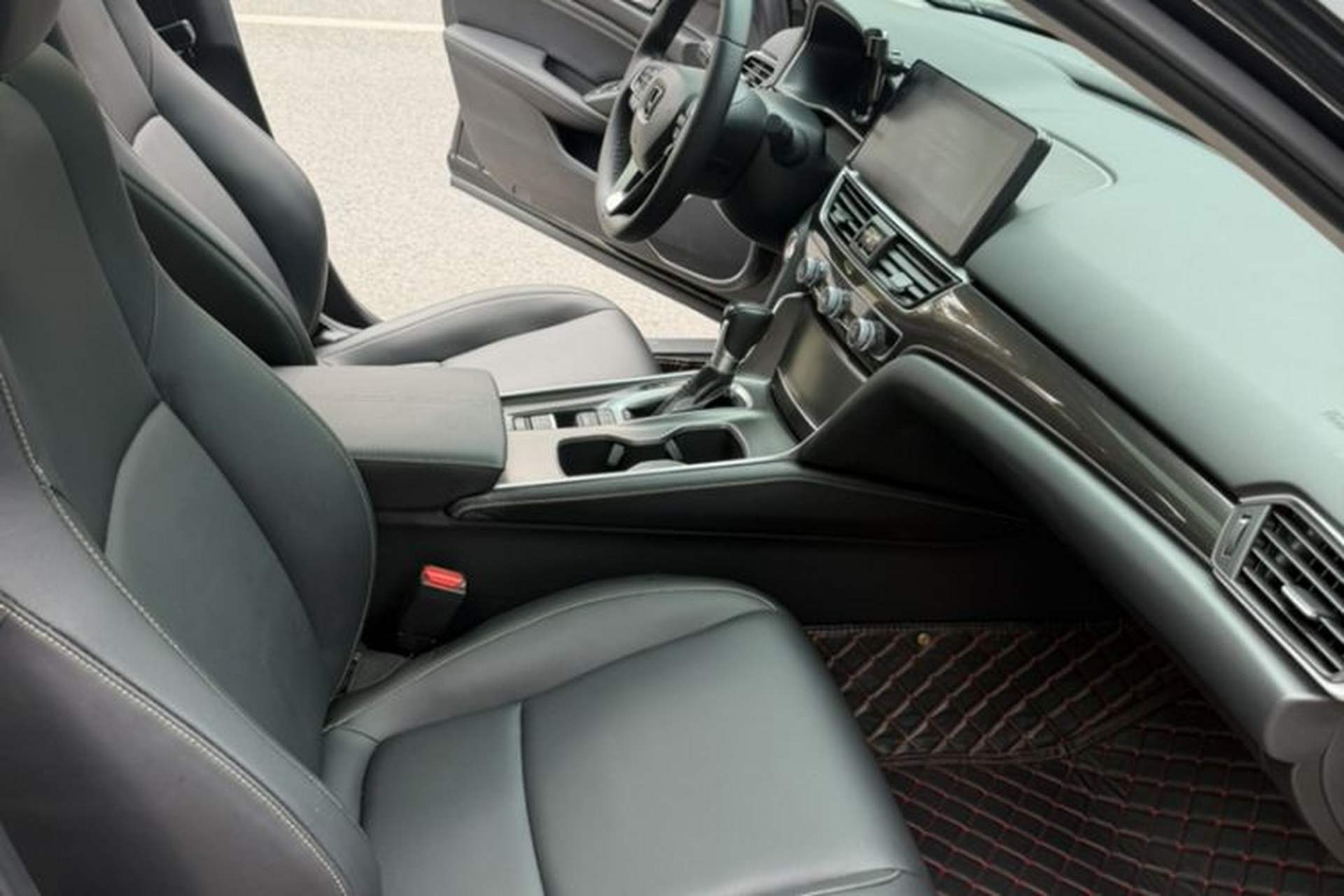 Used Honda Accord 2022 260TURBO Phantom Night · Prestige Edition Interior 1