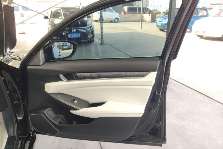 Used Honda Accord 2022 260TURBO Phantom Night · Prestige Edition Interior 5