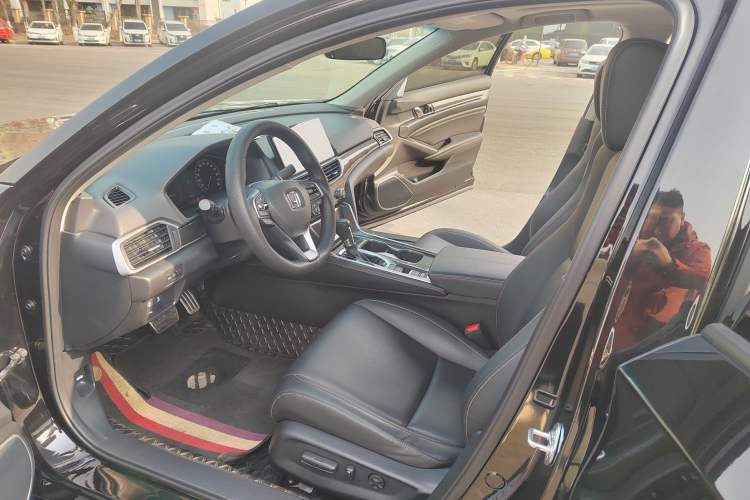 Used Honda Accord 2022 260TURBO Phantom Night · Prestige Edition Interior 5