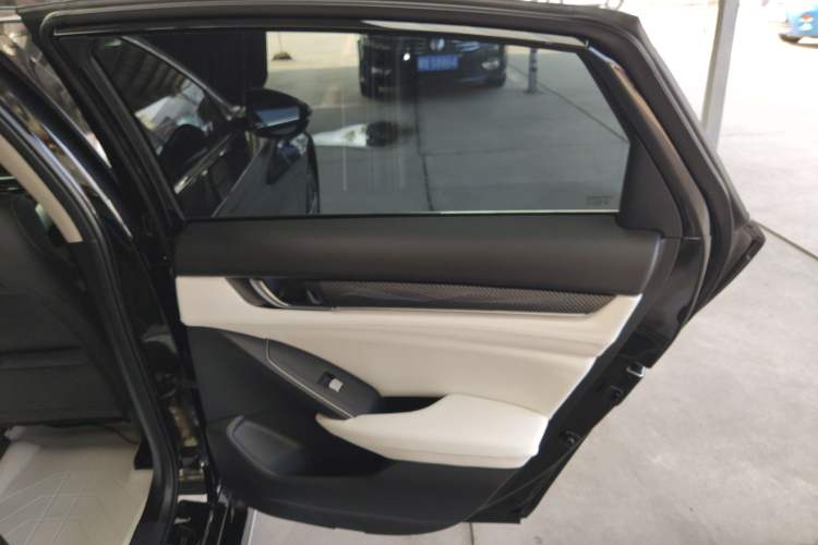 Used Honda Accord 2022 260TURBO Phantom Night · Prestige Edition Interior 6
