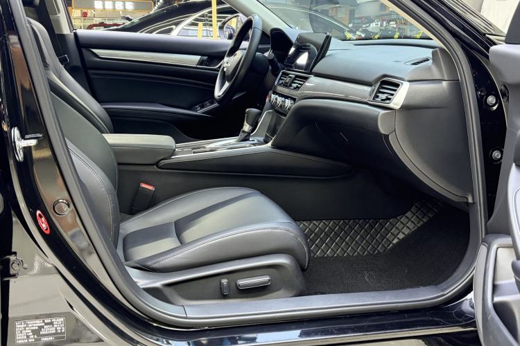 Used Honda Accord 2022 260TURBO Luxury Edition Interior 8