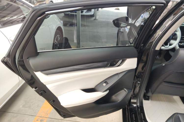 Used Honda Accord 2022 260TURBO Phantom Night · Prestige Edition Interior 8