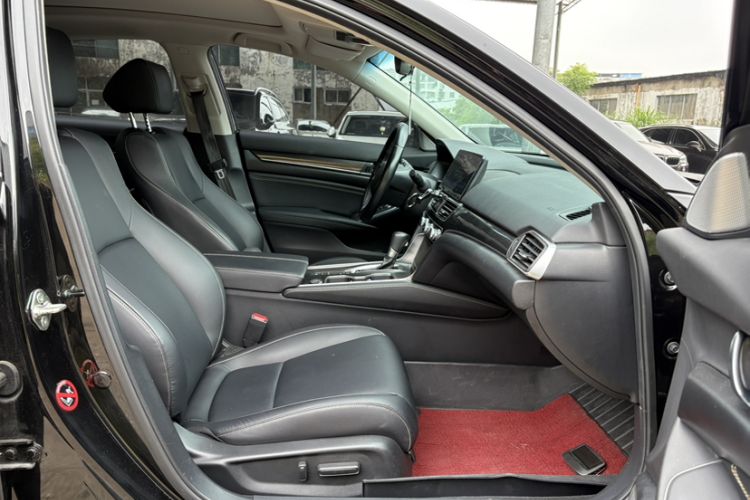 Used Honda Accord 2022 260TURBO Phantom Night · Prestige Edition Interior 9