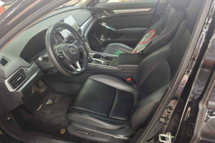 Used Honda Accord 2022 260TURBO Luxury Edition Left Front Seat
