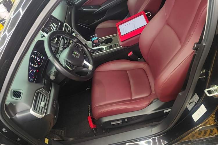 Used Honda Accord 2022 260TURBO Phantom Night · Prestige Edition Left Front Seat