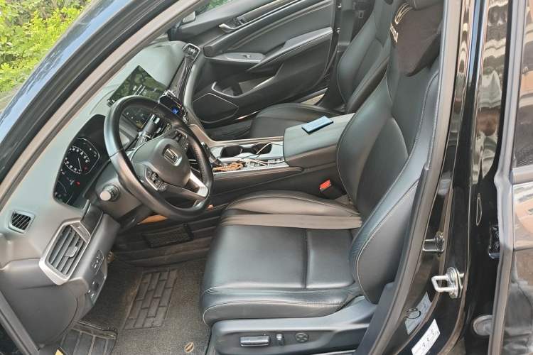 Used Honda Accord 2022 260TURBO Phantom Night · Prestige Edition Left Front Seat