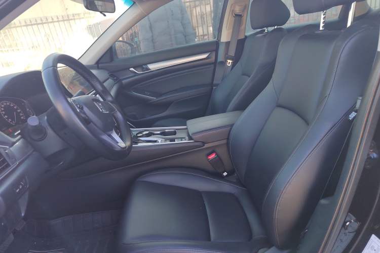 Used Honda Accord 2022 260TURBO Luxury Edition Left Front Seat