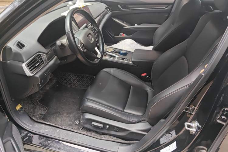 Used Honda Accord 2022 260TURBO Phantom Night · Prestige Edition Left Front Seat