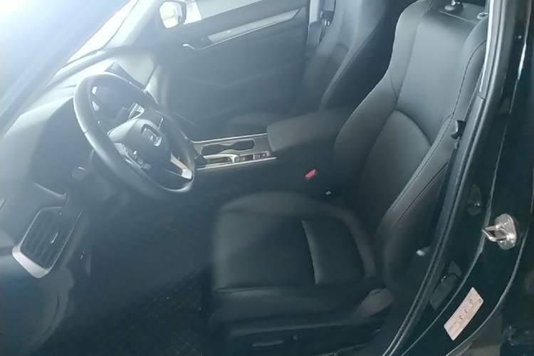 Used Honda Accord 2022 260TURBO Luxury Edition Left Front Seat