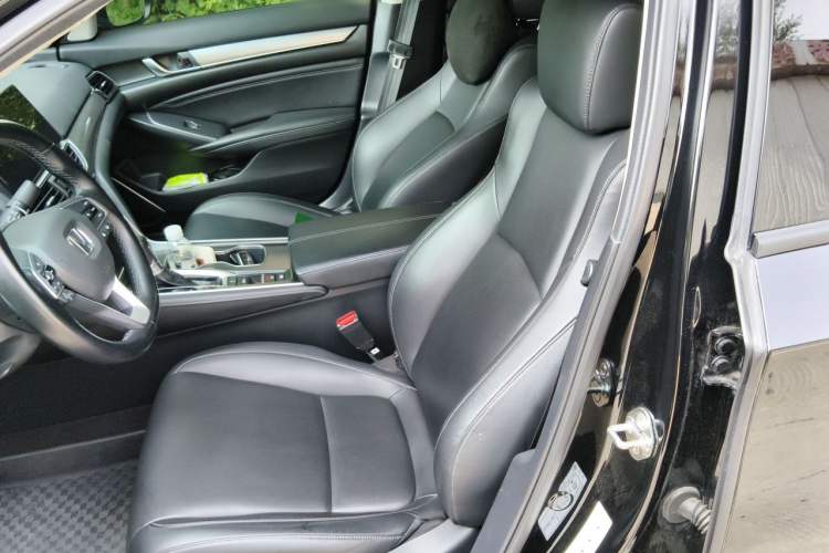 Used Honda Accord 2022 260TURBO Luxury Edition Left Front Seat