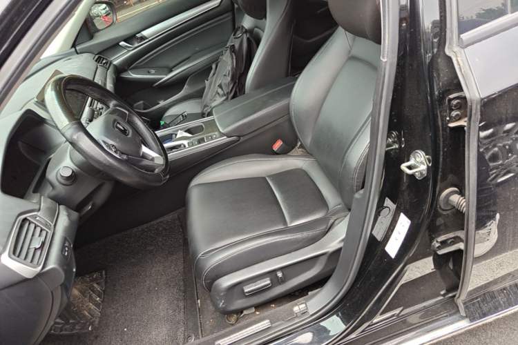 Used Honda Accord 2022 260TURBO Luxury Edition Left Front Seat