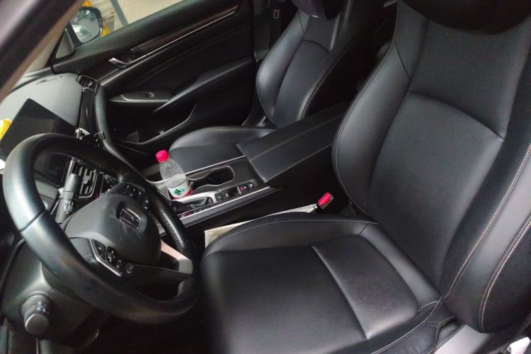 Used Honda Accord 2022 260TURBO Phantom Night · Prestige Edition Left Front Seat