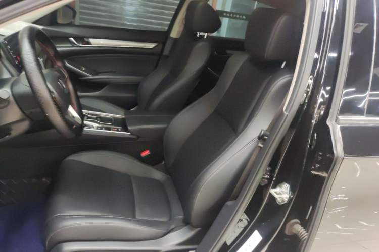 Used Honda Accord 2022 260TURBO Luxury Edition Left Front Seat