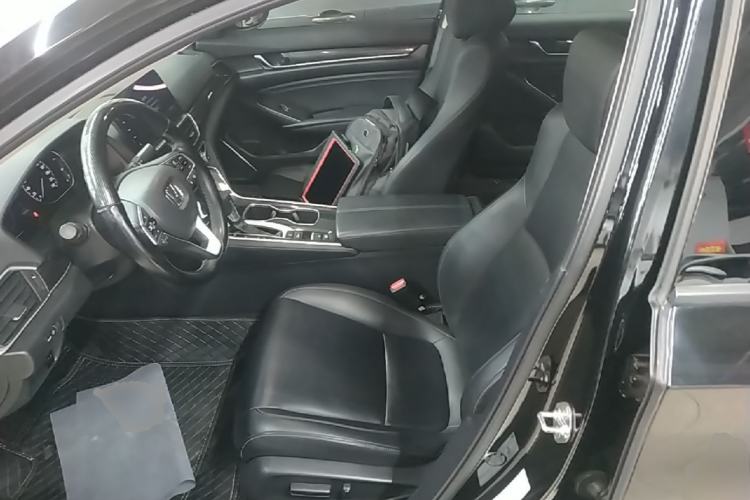 Used Honda Accord 2022 260TURBO Luxury Edition Left Front Seat