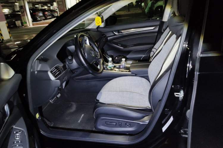 Used Honda Accord 2022 260TURBO Phantom Night · Prestige Edition Left Front Seat