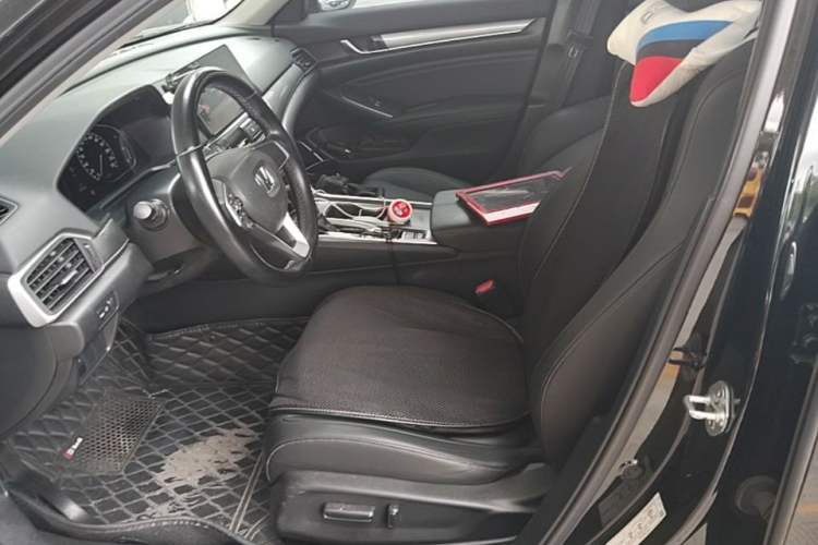 Used Honda Accord 2022 260TURBO Luxury Edition Left Front Seat