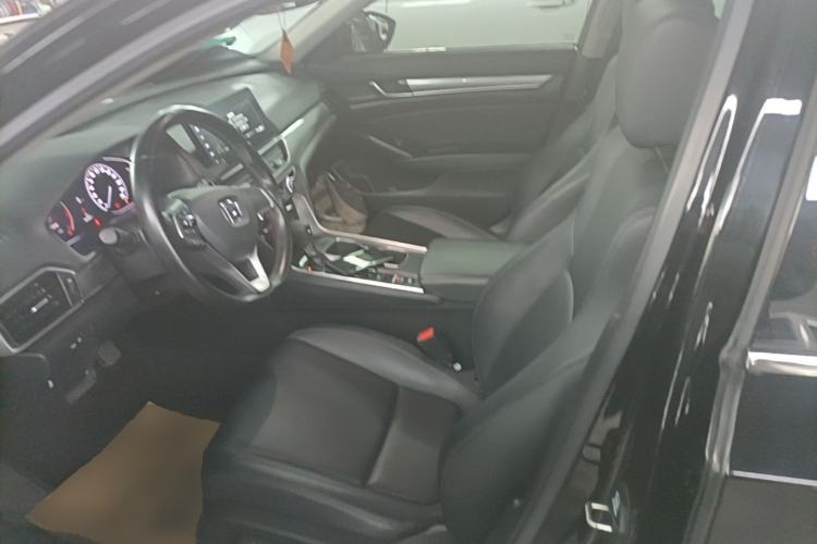 Used Honda Accord 2022 260TURBO Luxury Edition Left Front Seat