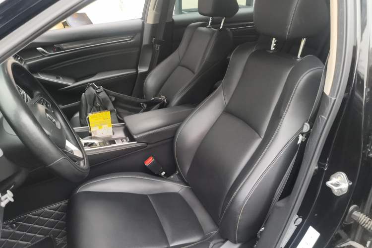 Used Honda Accord 2022 260TURBO Phantom Night · Prestige Edition Left Front Seat