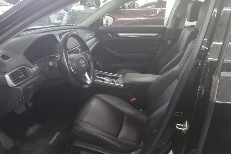 Used Honda Accord 2022 260TURBO Luxury Edition Left Front Seat