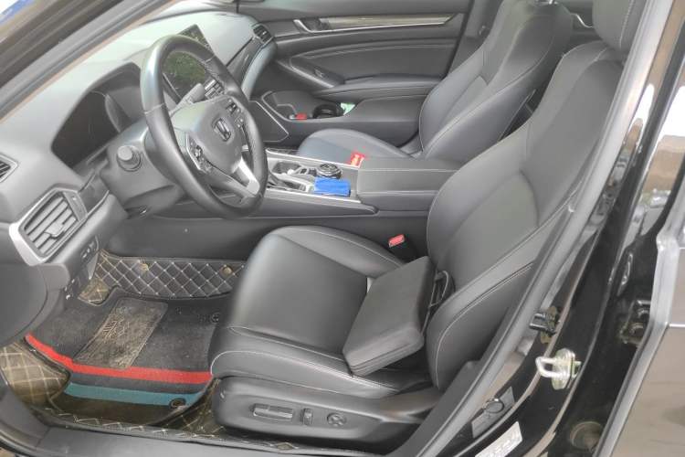 Used Honda Accord 2022 260TURBO Phantom Night · Prestige Edition Left Front Seat