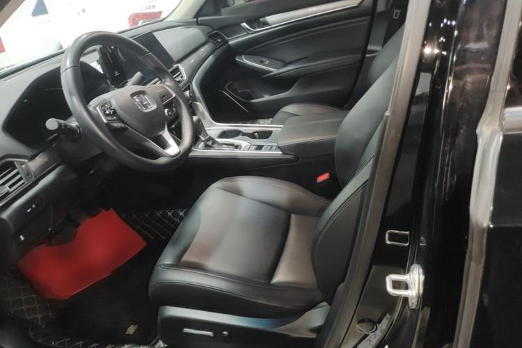 Used Honda Accord 2022 260TURBO Luxury Edition Left Front Seat