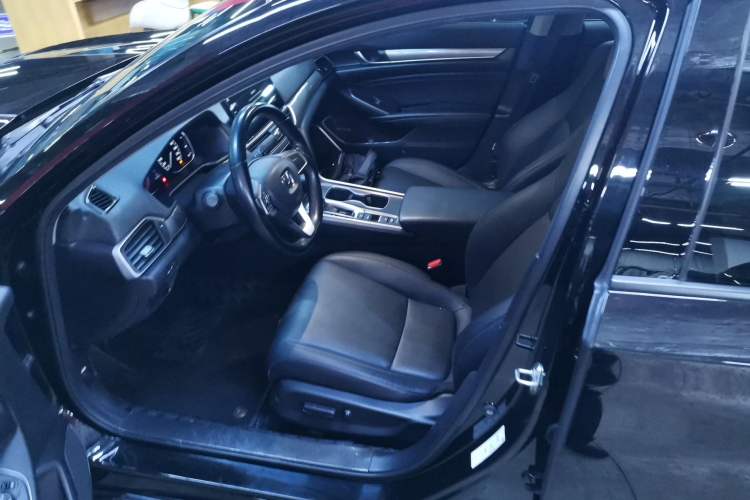 Used Honda Accord 2022 260TURBO Luxury Edition Left Front Seat