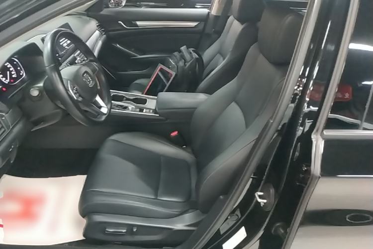 Used Honda Accord 2022 260TURBO Luxury Edition Left Front Seat