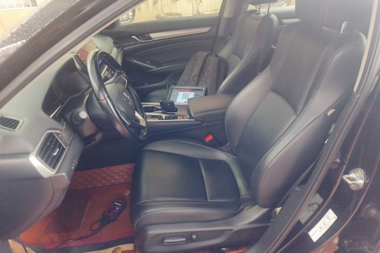 Used Honda Accord 2022 260TURBO Luxury Edition Left Front Seat