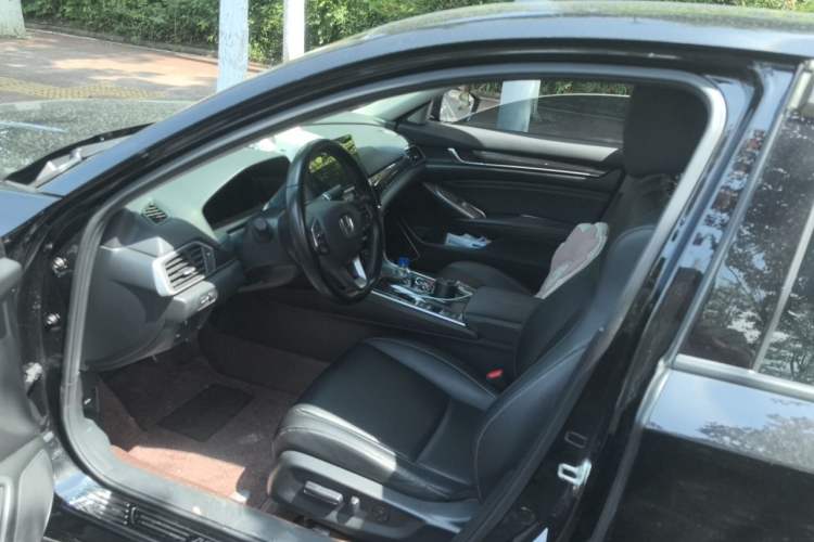 Used Honda Accord 2022 260TURBO Phantom Night · Prestige Edition Left Front Seat