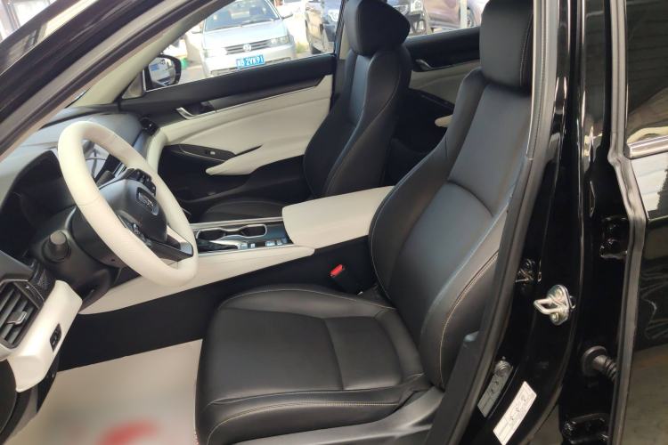 Used Honda Accord 2022 260TURBO Phantom Night · Prestige Edition Left Front Seat