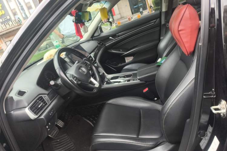 Used Honda Accord 2022 260TURBO Phantom Night · Prestige Edition Left Front Seat
