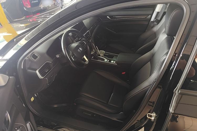 Used Honda Accord 2022 260TURBO Phantom Night · Prestige Edition Left Front Seat